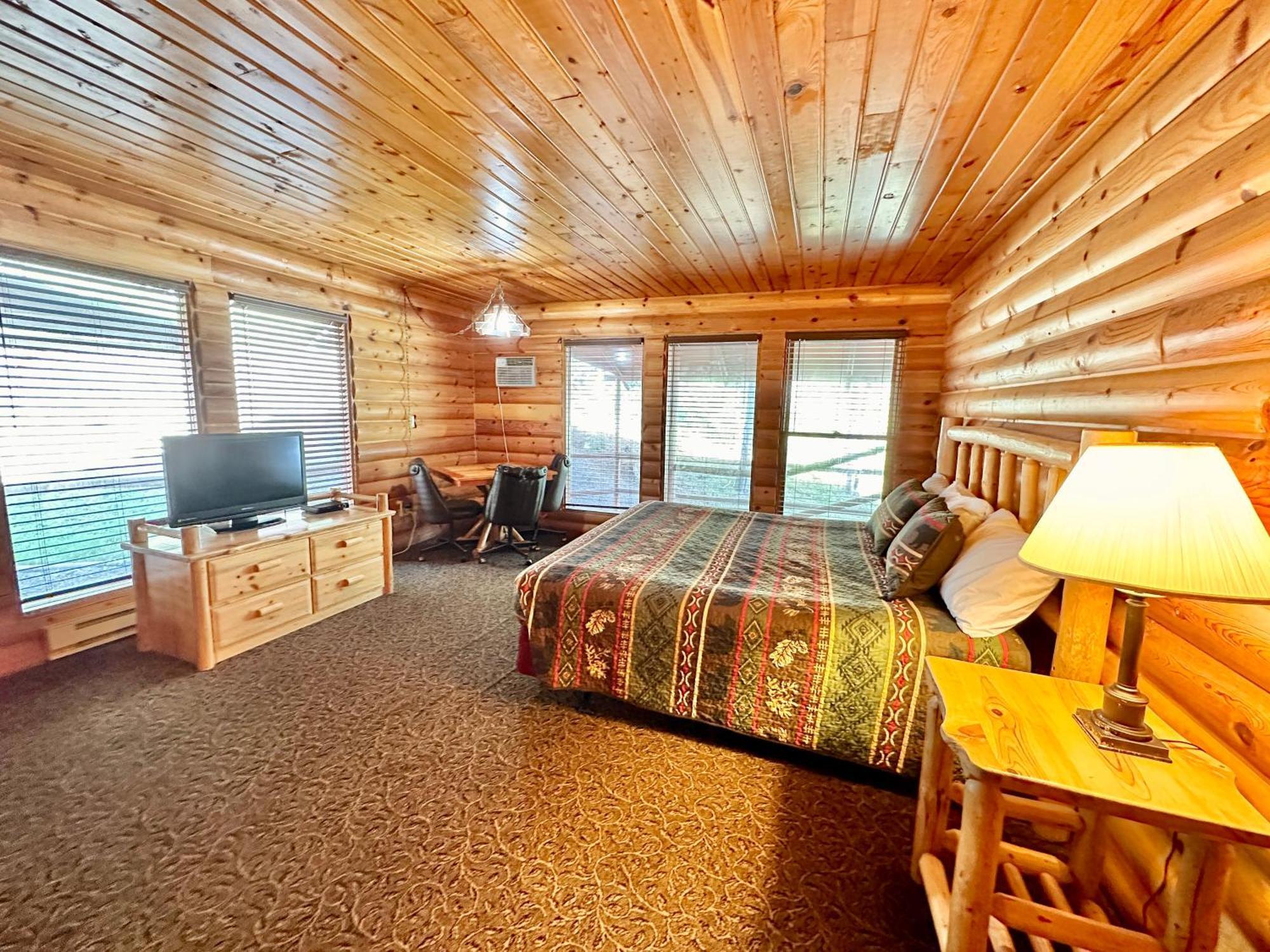 The Lodge At Lolo Hot Springs Exteriör bild